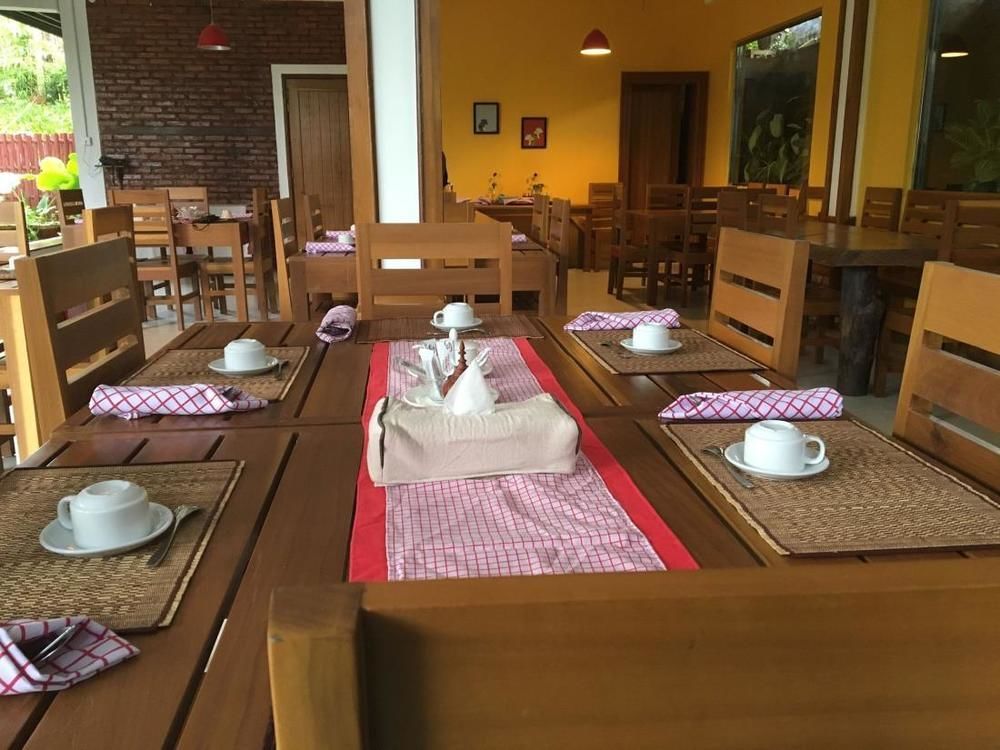 Hotel Queen Jamadevi Moulmein Extérieur photo
