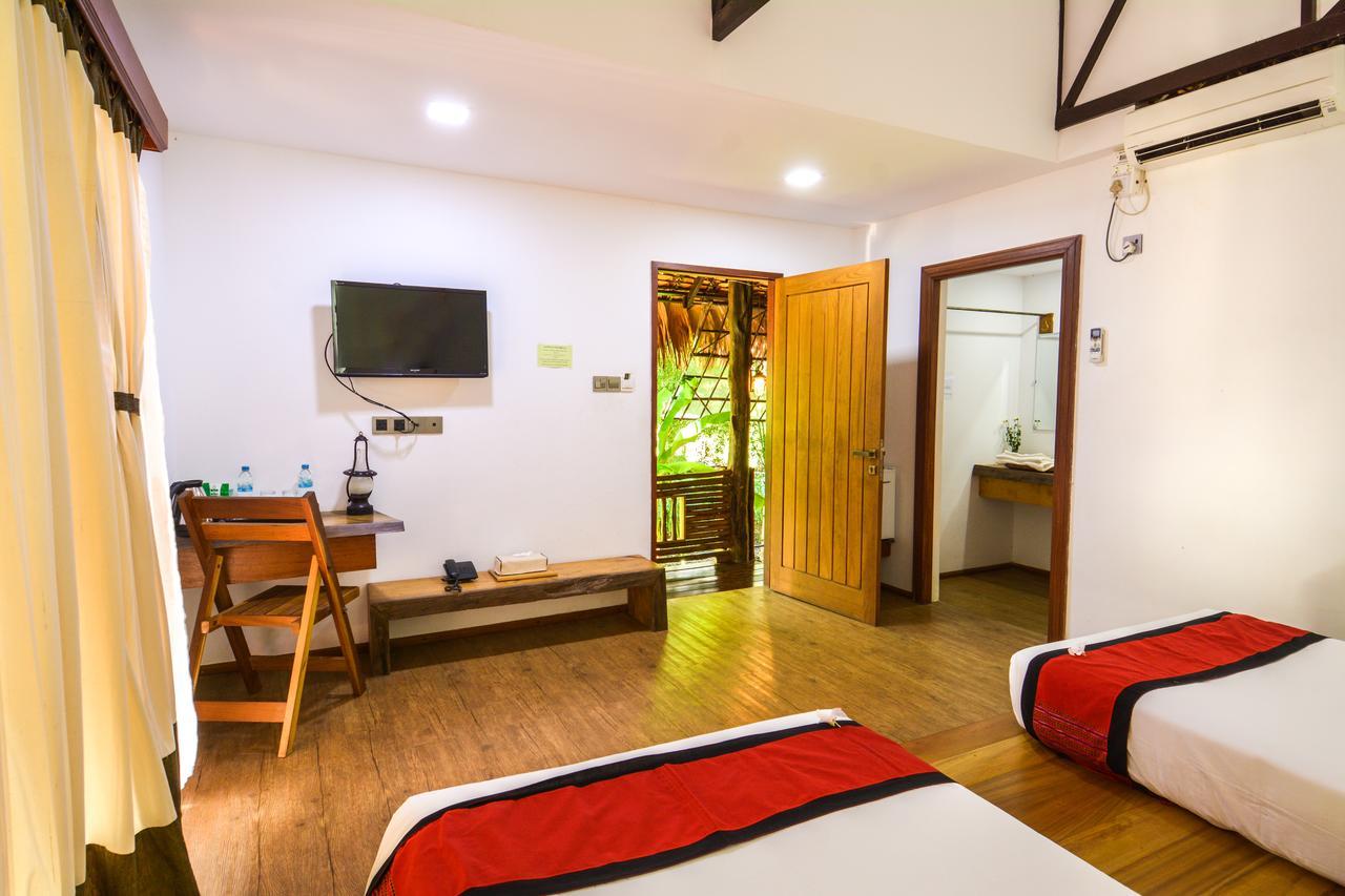 Hotel Queen Jamadevi Moulmein Extérieur photo