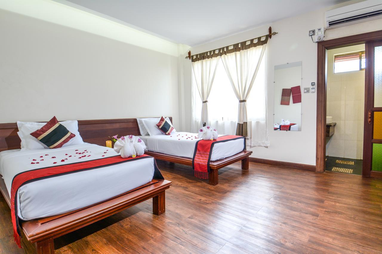 Hotel Queen Jamadevi Moulmein Extérieur photo