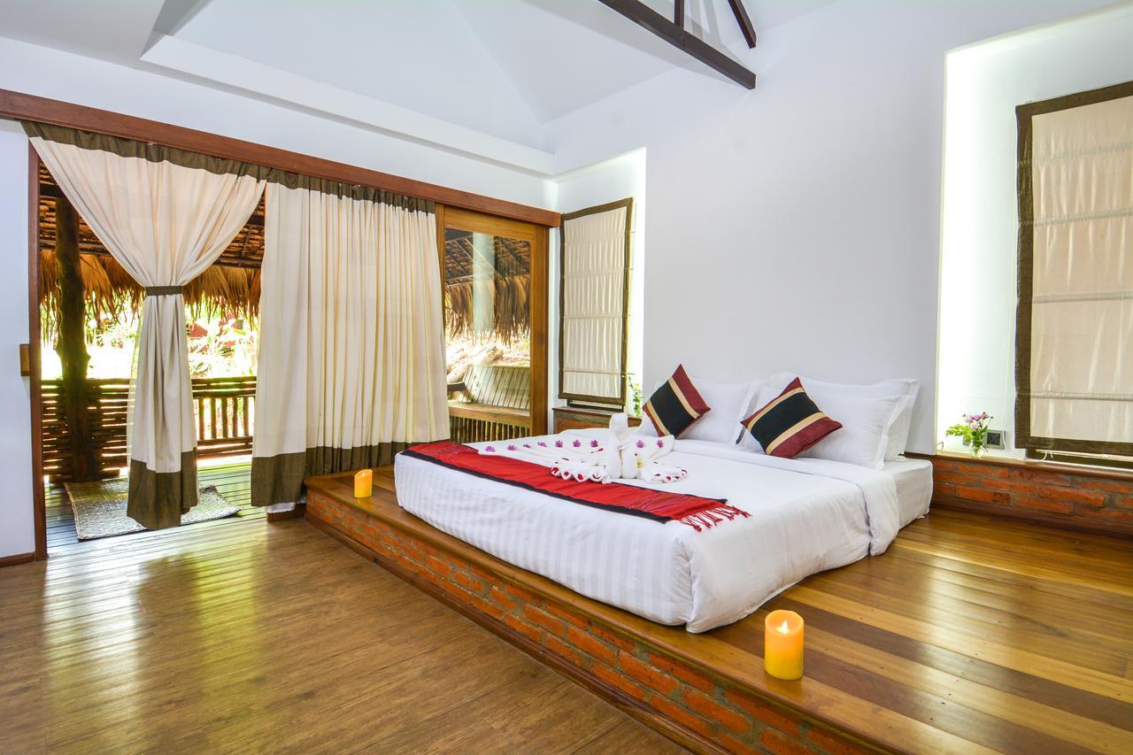 Hotel Queen Jamadevi Moulmein Extérieur photo