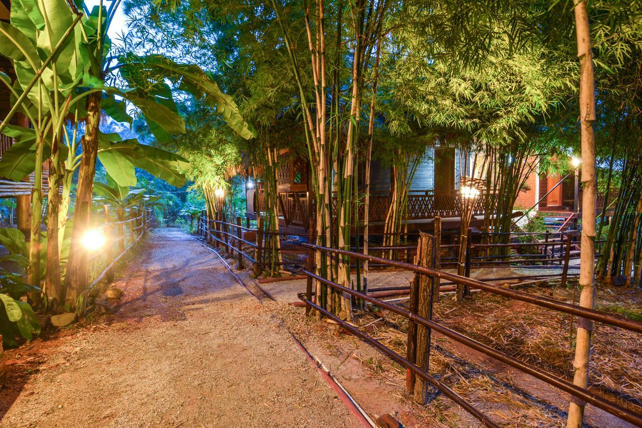 Hotel Queen Jamadevi Moulmein Extérieur photo